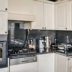 Luxury Seaside With Bosphorus View In Sariyer * 伊斯坦布尔